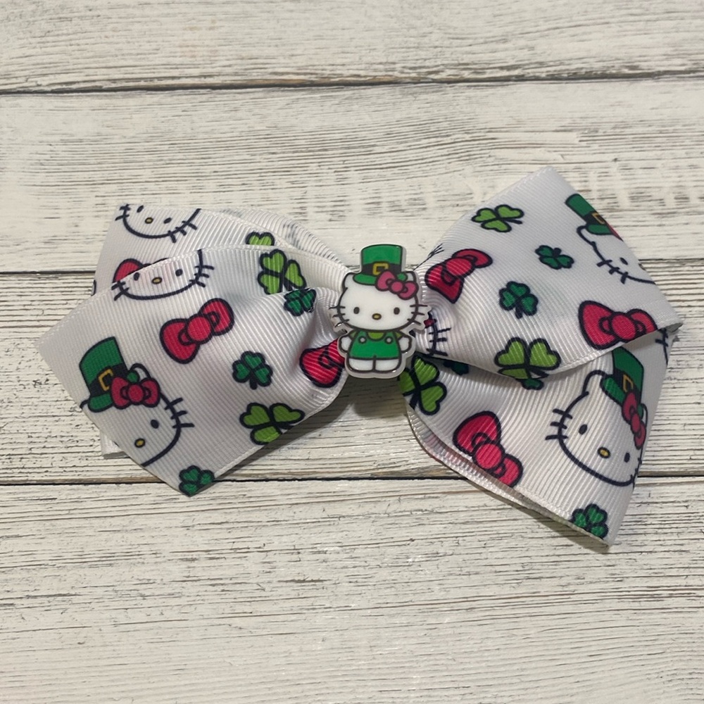 NEW SAINT PATRICK’S DAY Hello Kitty Clip Bow. 
NWOT